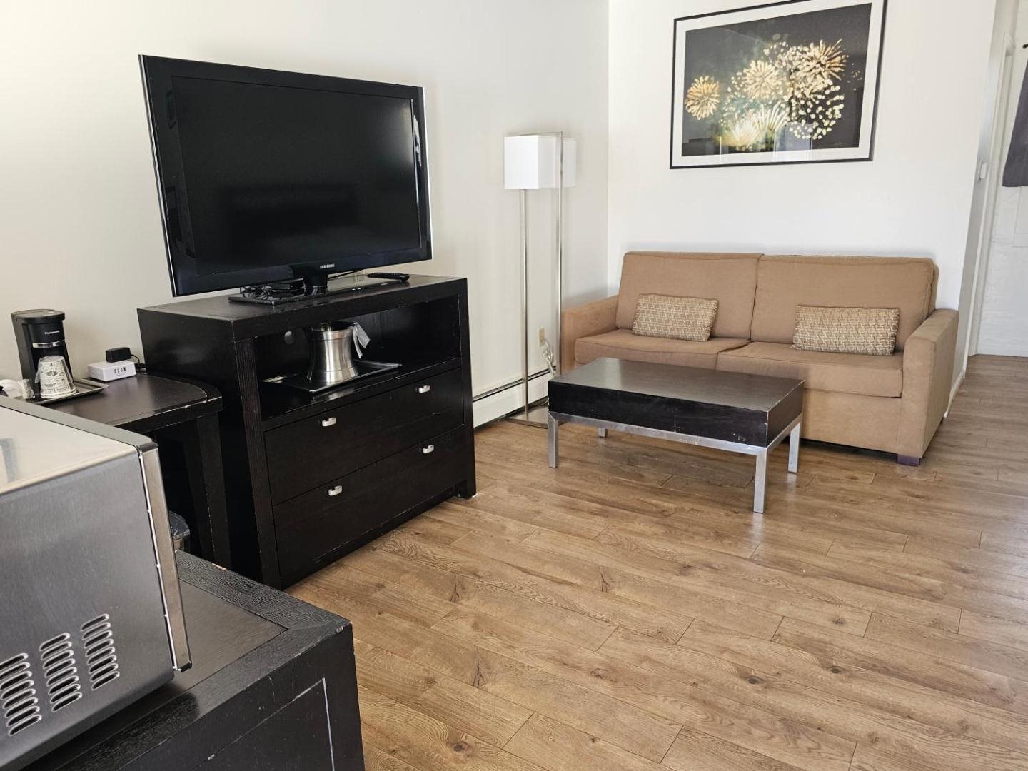 Family Room at H&H Motor Lodge, photo 3 of 4